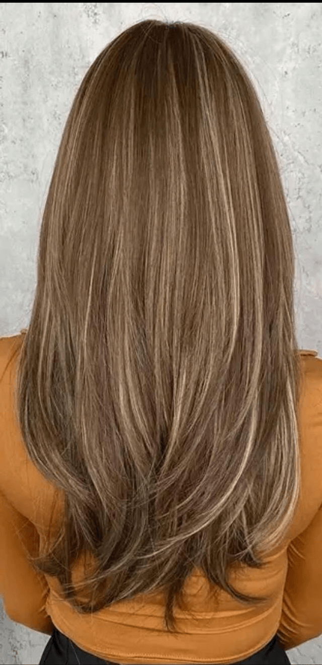 Perruque longue brune mèches blond